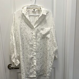 Oversized White Satin Feeling Blouse​​